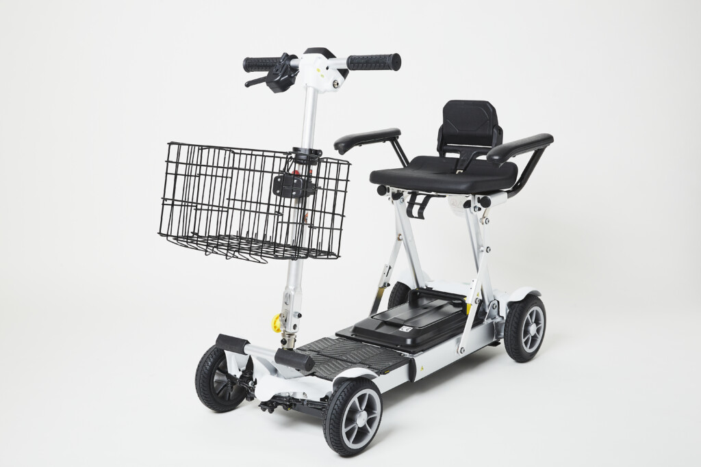 折りたたみ式軽量電動車いす「JOYカート」のお求めは、江戸川区のモン 